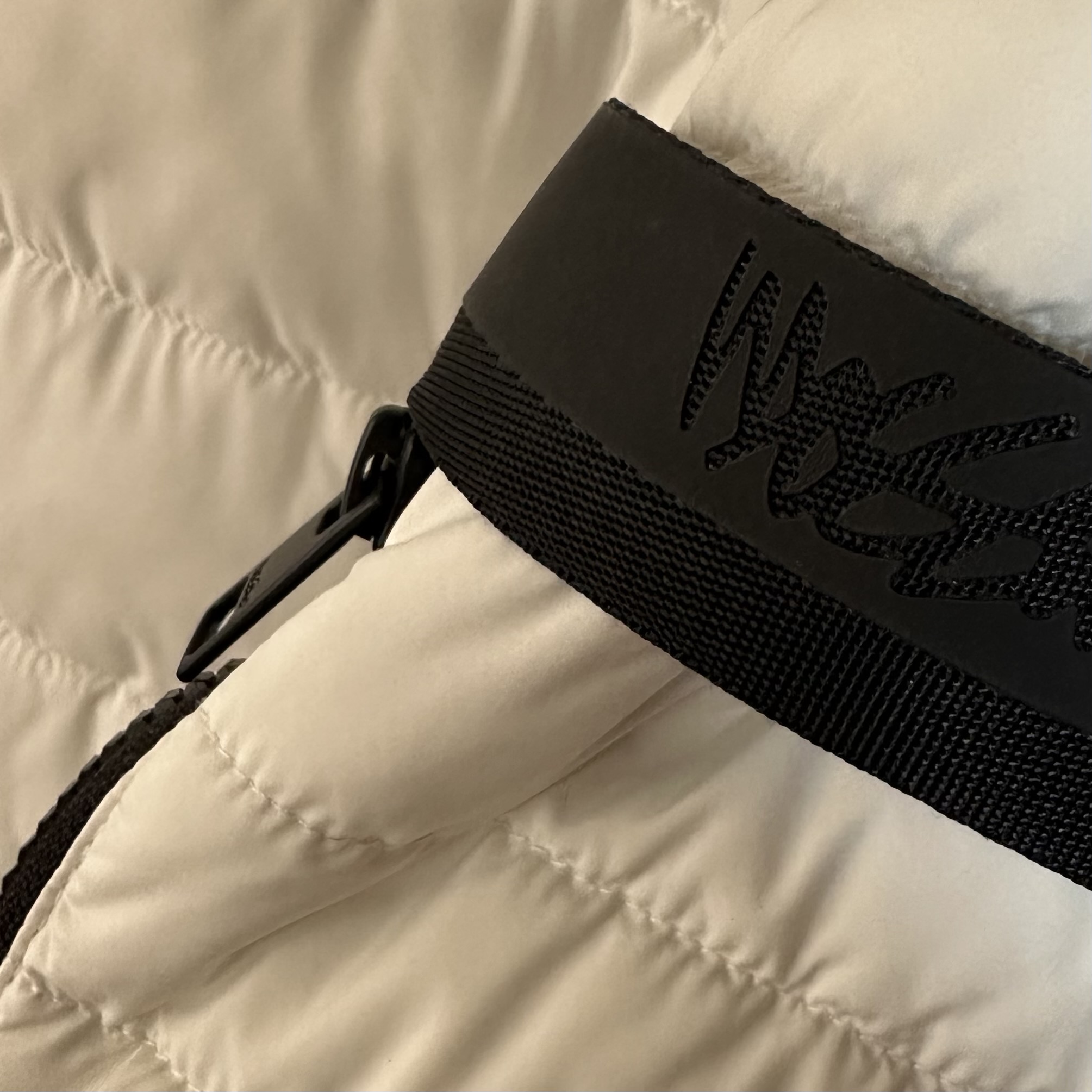 Casaca acolchada blanca Mossimo - Image 4